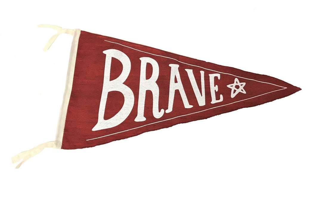 pennant - brave - red - 40x40x22