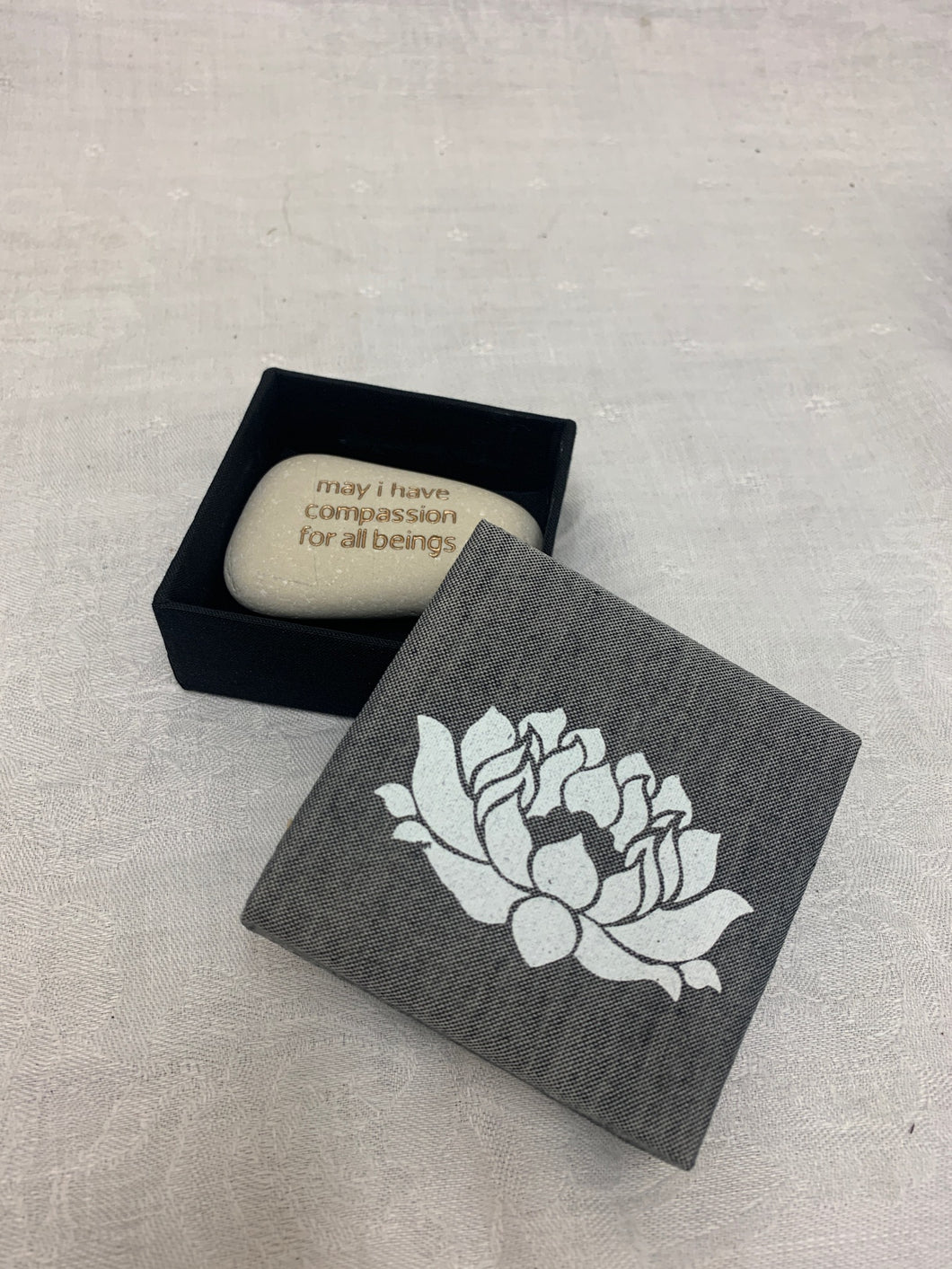 box - affirmation LOTUS - grey - stone 'may I have compassion for all beings'