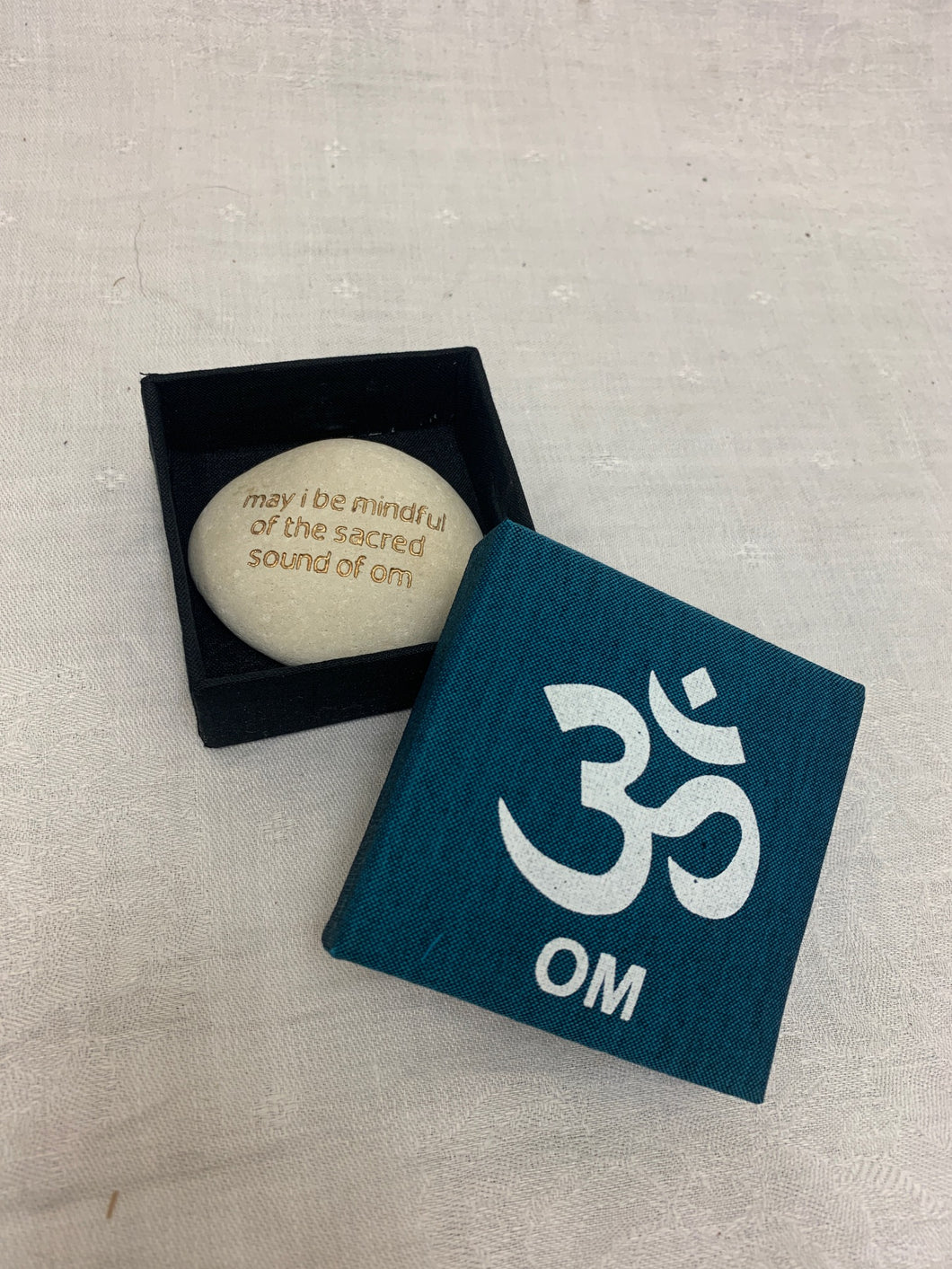box - affirmation OM - turquoise - stone  'may I be mindful of the sacred sound of Om'
