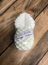 Load image into Gallery viewer, cosset &amp; flare - bath bomb - key lime
